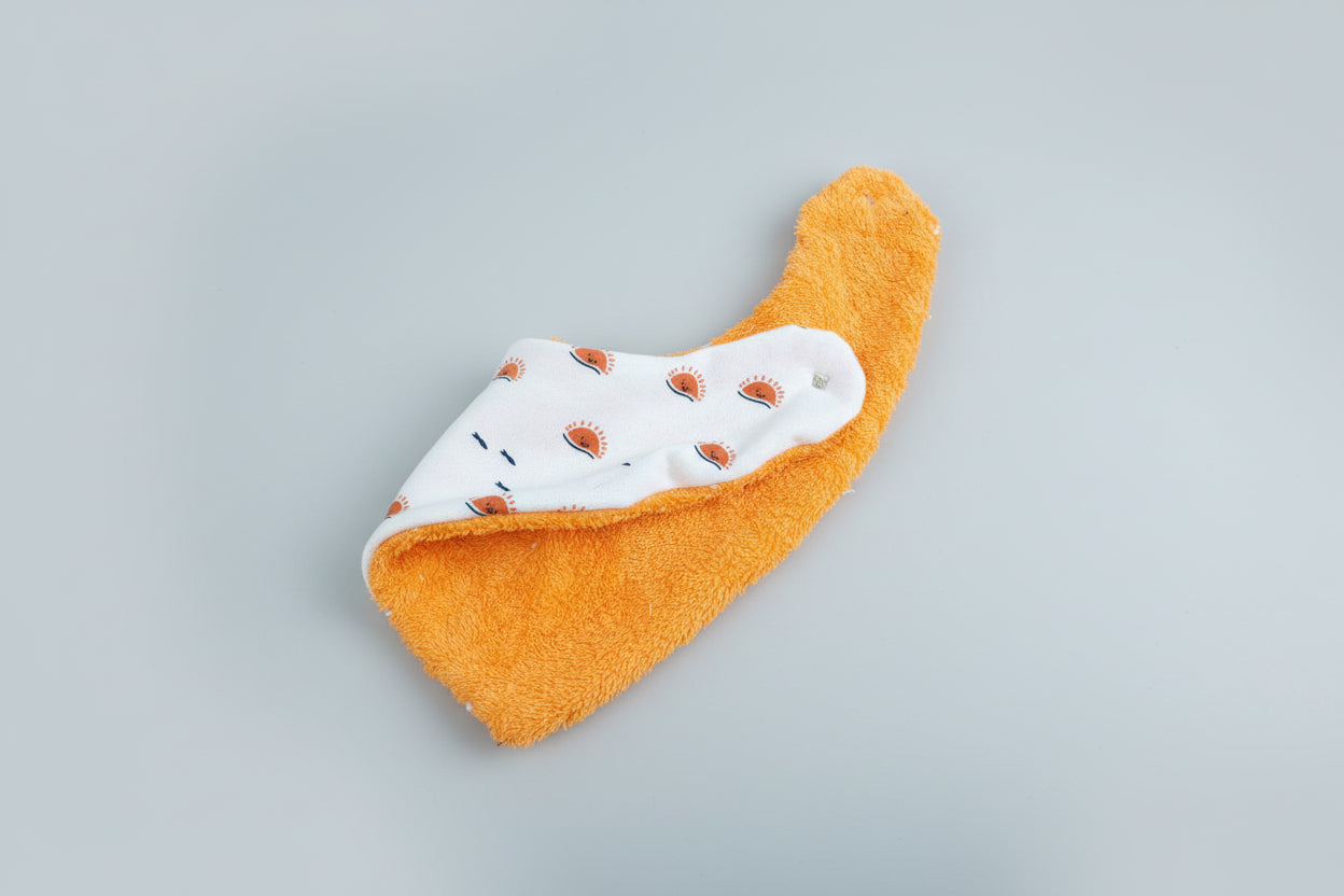 Bavoir Bandana Bébé "Petit Soleil" – Éponge de Bambou Ultra Douce, Fait Main, Ajustable 0-18 Mois