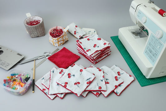 Lot de 20 Lingettes Lavables Bébé + Panier"Cerises Gourmandes" – Éponge Bambou & Coton Imprimé